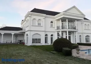 Luxury Villa - Image 5