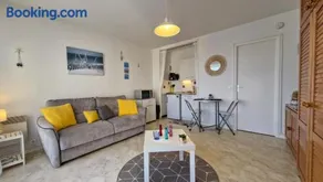 Royan - STUDIO LUMINEUX au calme - 30m de la PLAGE - Quartier du PARC - Image 1