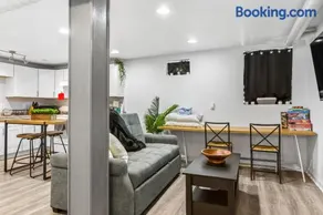 Basement with Full Kitchen and Near Downtown - Image 3
