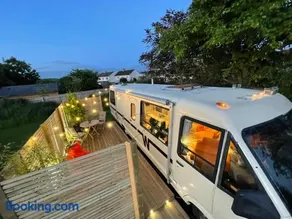 Vintage 1980s Winnebago - Image 2