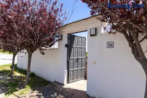 Authentic apartment with pool and sea view - Image 2