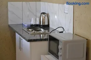 Unit G Guest House - Image 3