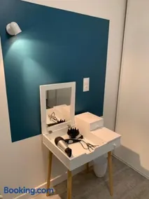 Chambre avec salle de bains privée - Wifi - Coin repas - Garage vélos - Image 4