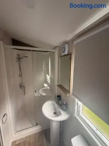 Serenity Holiday Home - Image 2