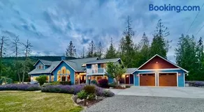 ElkLandia A Premier Luxury Estate for Gatherings - Image 1