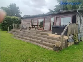 Dawlish Retreat Lodge 6 PortMile - Image 3