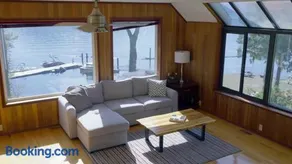 Ozarks Luxurious Lakeside Villa at Harrison Lake - Image 2