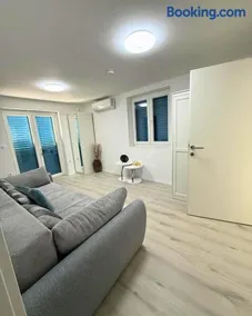Vacation Home Rovanjska - Image 1