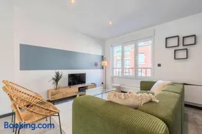 House 4bed 2bath with garden and private parking. - Image 2
