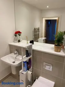 Ashs Apartments - Image 2