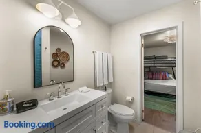 Glenwood Springs Mountain Getaway with Hot Tub and Riverfront - Image 3