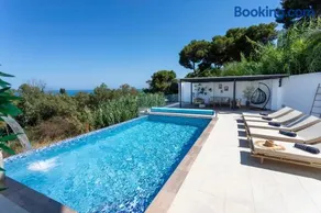 Luxury villa with sea views - heated pool - Jacuzzi - Image 2