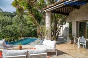 Villa de Luxe | Jardin & Piscine à Débordement - Image 3
