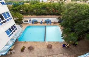 Ocean Blue Retreat-3 minute walk to Nyali Center and 3 minute walk to the Beach - Image 1