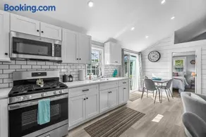 Beachside Bliss at Sunset Retreat - Image 1