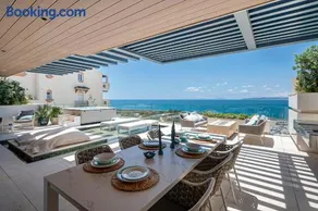Luxury Front Line Beach Apartment - Image 3