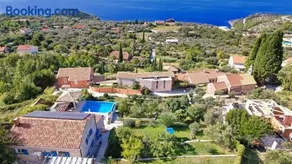 Villa Blue by Villas Guide - Image 1