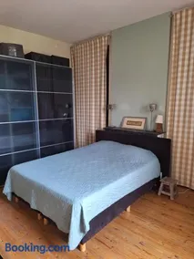 Chambre privée dans une maison ancienne - Image 1