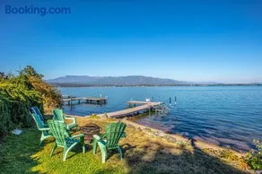 Sagle Lakefront Escape: Private Beach Access! - Image 1