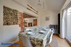 3 Bed in Holt oc-2150 - Image 4