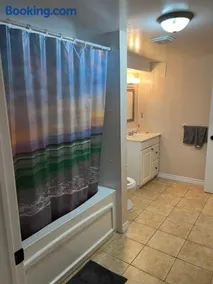 2 bedroom basement with parking - Image 4