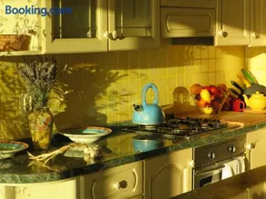 Prime and Exclusive Seafront Location Apartment Sunset - Image 5