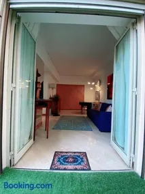 Suite Apartment in MC Center, 5min walk to Casino & the Port and 1min from underground train station - Image 2
