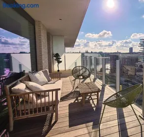 Central Park Tower Sea View Residence with pool and gym - Image 1