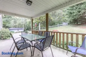 Covenant Cottage with outdoor dining - Image 5