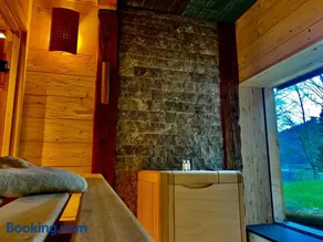 Ferienhaus am See mit Sauna und Whirlpool - Image 4