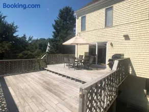 Stunning Spacious Cape Cod House with Water Views - Image 1