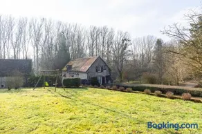 Propriété bucolique avec deux maisons, une piscine chauffée et un vaste verger - Image 2