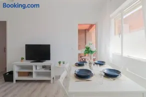 C85 - Brand New 3 Bedroom Apartment by the Center - Image 1