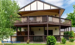 Magic Oak Getaway - Image 2