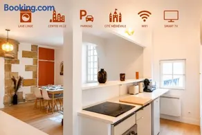 Appartement rénové au cœur de la cité médiévale dans immeuble classé - Image 1