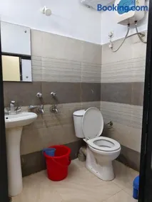 Oyo B.K International Guest House - Image 3