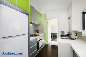 Home Away From Home - Maribyrnong Boutique Townhouse - Image 5