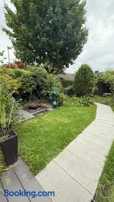 Family-friendly oasis with sauna & terrace - Image 3
