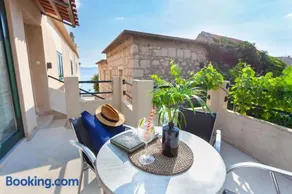 Sea and Lemon Tree apartment - Image 2