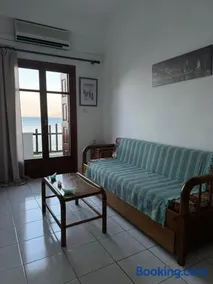 Beach House Antonis Avlakia - Image 4
