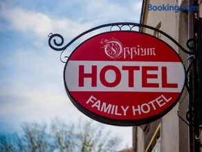 Hotel Oppium Restaurant & Garden - Image 4