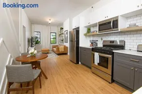 Bright & Spacious 3-Bedroom In Vibrant Bushwick! - Image 3