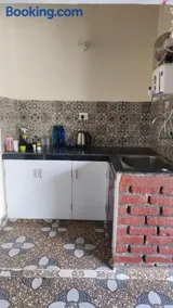 O M G Home Stay - Image 4