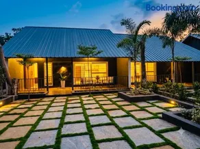 1000 SILVERS -Farm Stay - Image 1