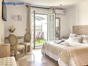 Studio Novena Little Apartments - Image 2
