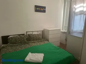 Cosy 4 Bedroom Walsall House - Free WiFi & Parking - Image 5