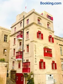 Luciano Al Porto Boutique - Image 2