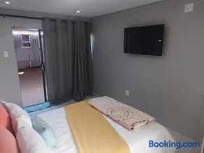 160 On Townsend Guesthouse - Image 3