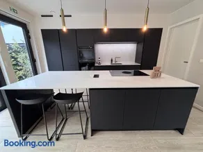 Luxe woning met verwarmd zwembad - Image 3