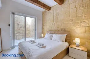 Luqa Stone Maisonette Apartments Near Airport - Image 1